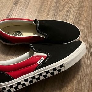 Men’s size 10 black white and red slip in vans brand new